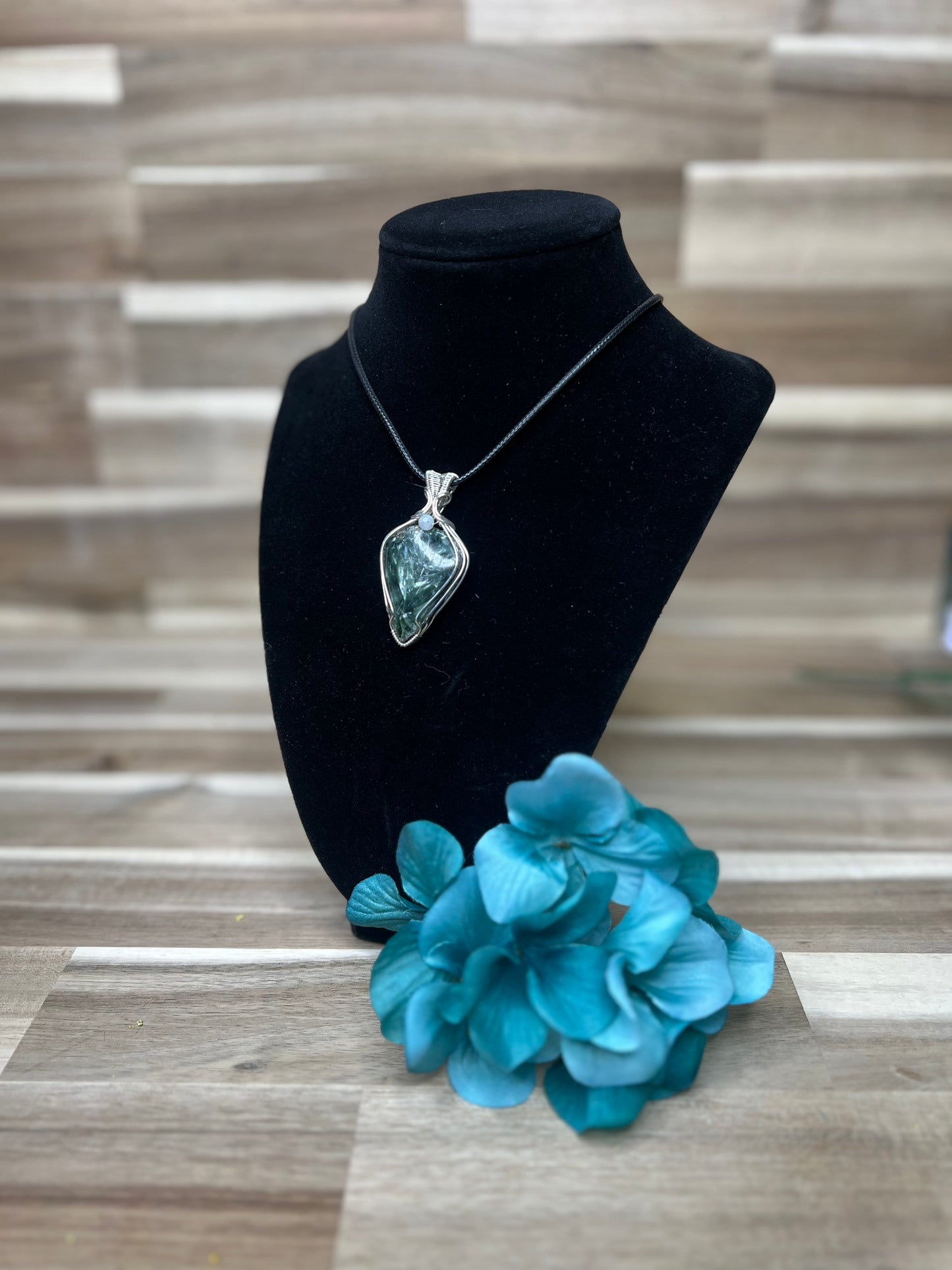 Seraphinite with Moonstone accent bead
