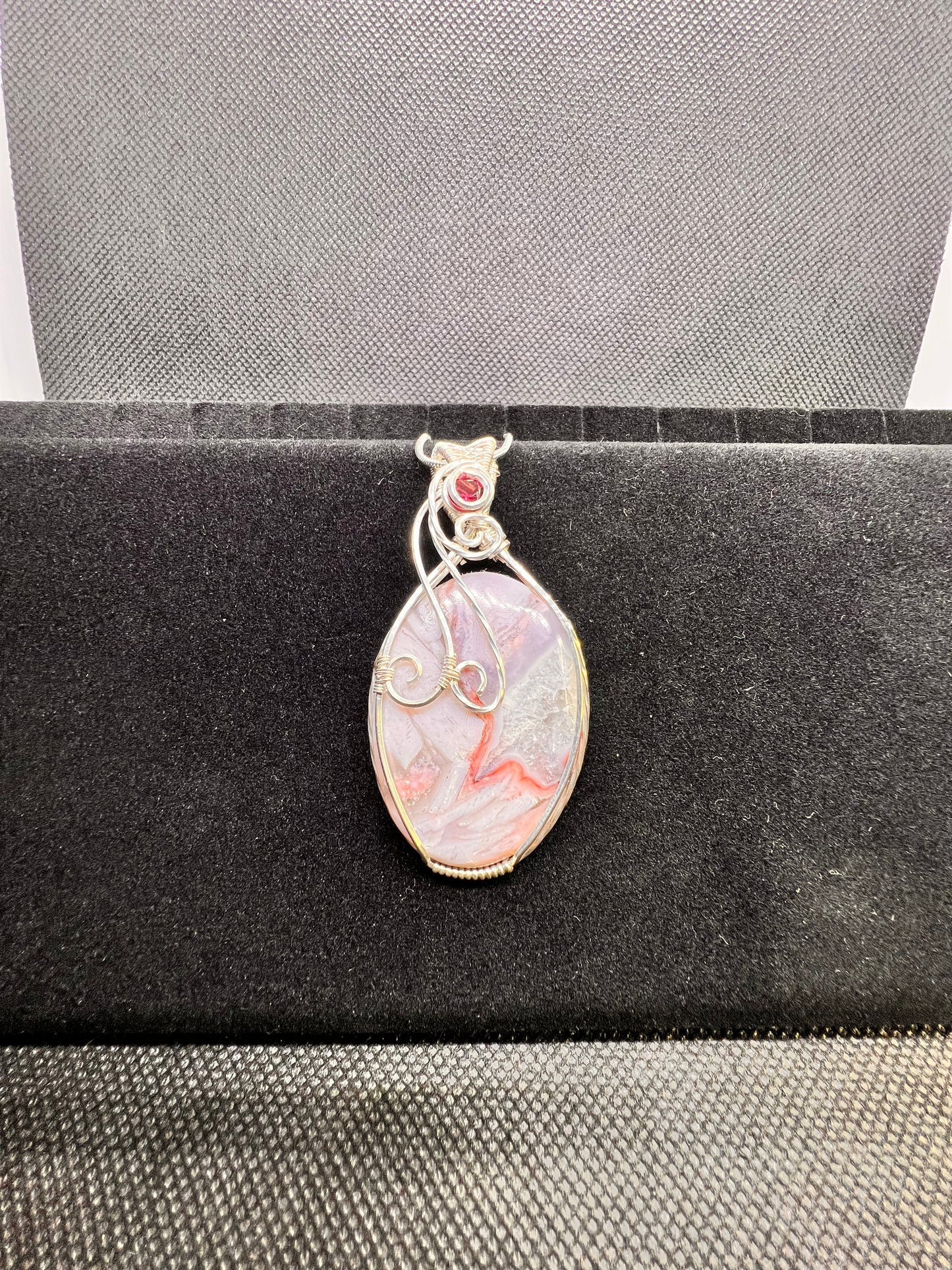 Laguna Agate with Rhodolite Facet Pendant