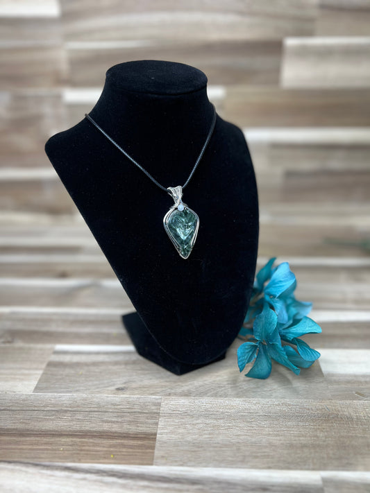 Seraphinite with Moonstone accent bead